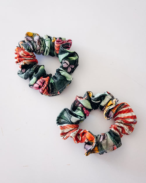 Motherland Scrunchie (Standard)